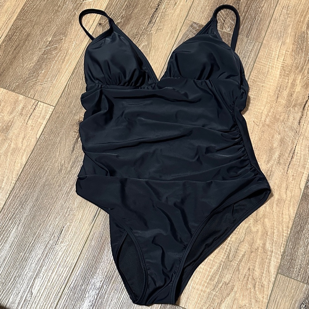 Cupshe Classic Black One Piece Swimsuit w/ Tummy Control